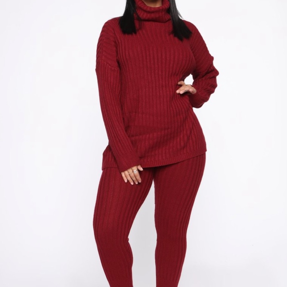 Top and bottom burgundy set❤️ PRICE IS FIRM ❤️